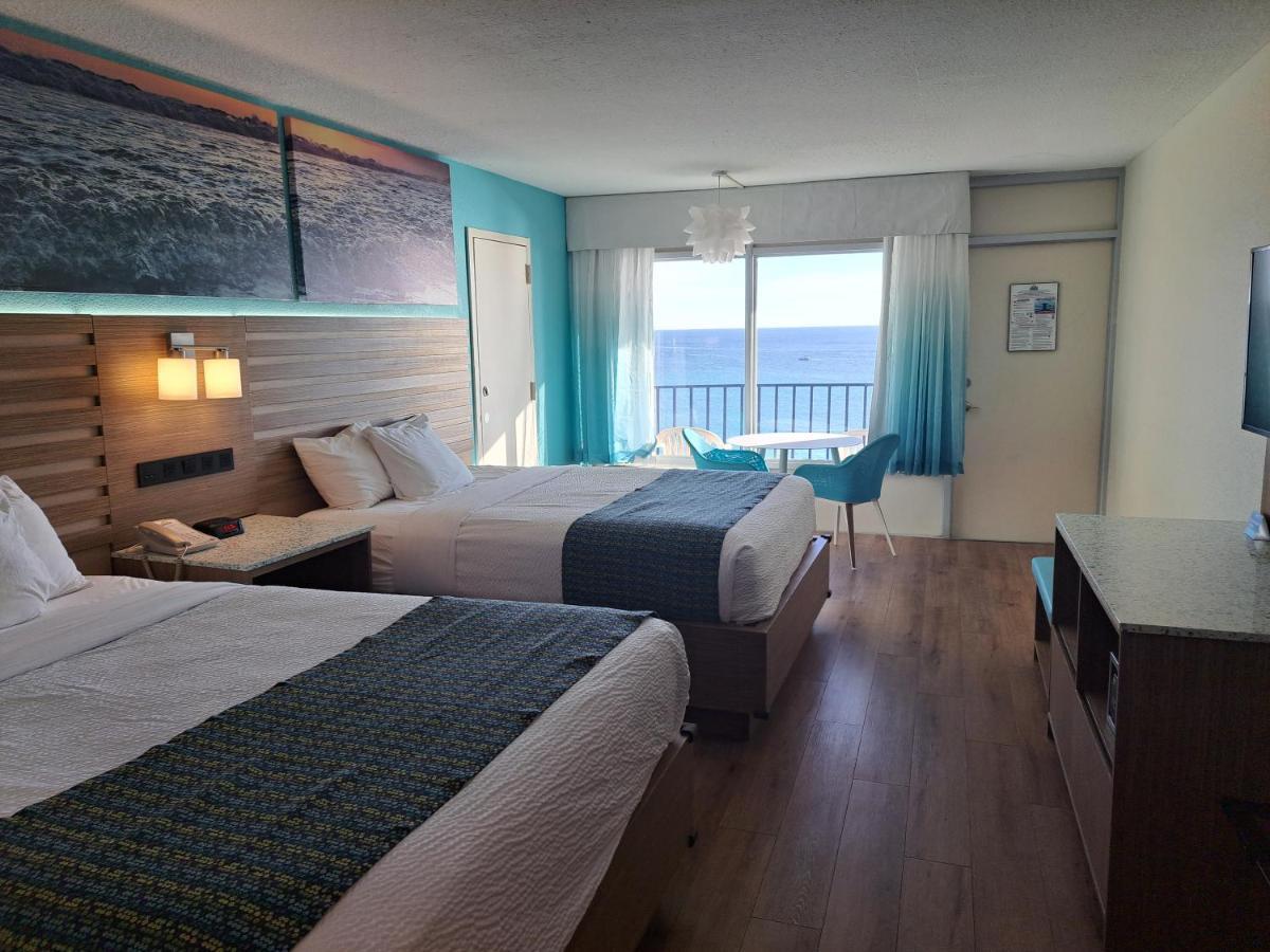 Days Inn By Wyndham Panama City Beach/Ocean Front Exterior photo