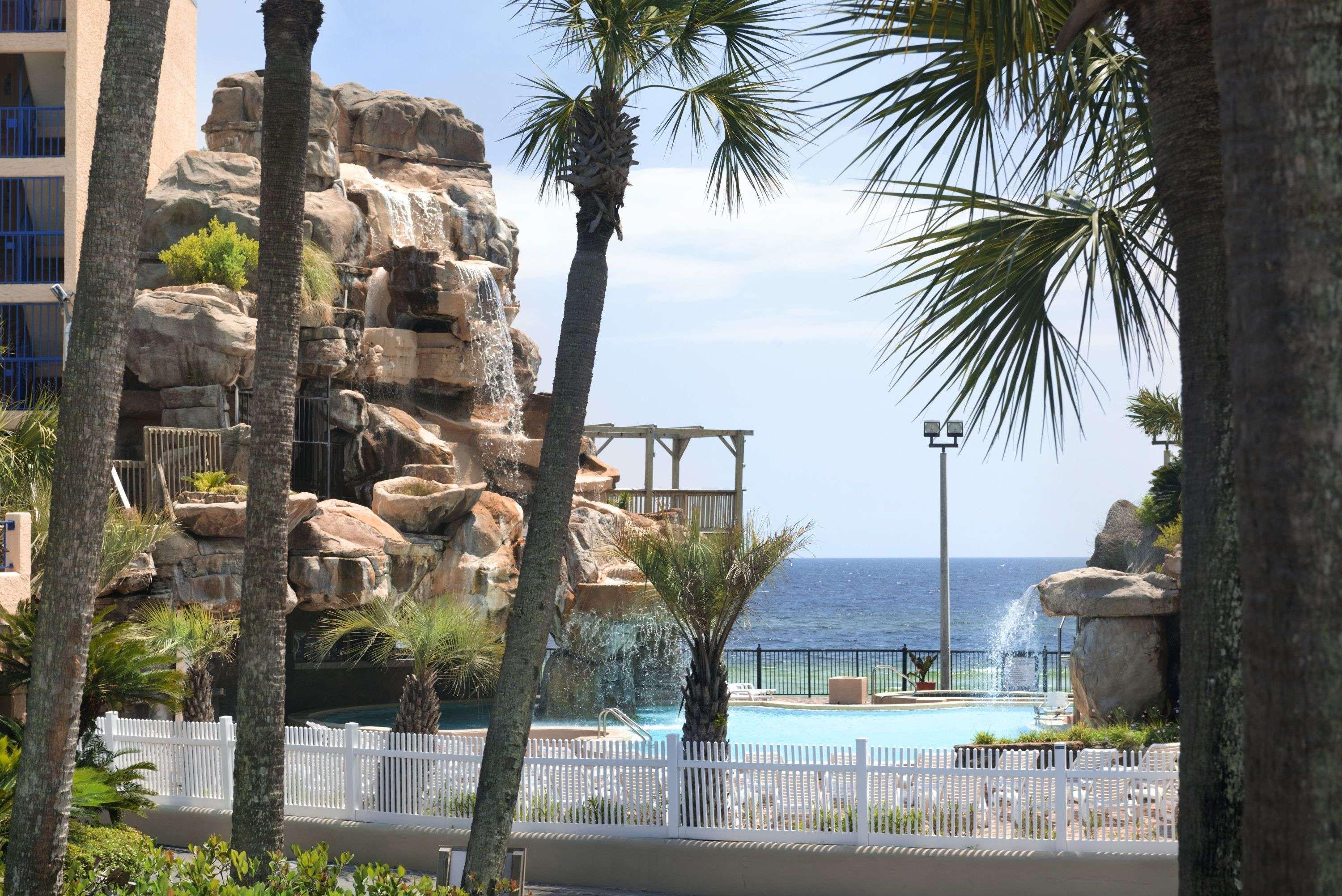 Days Inn By Wyndham Panama City Beach/Ocean Front Exterior photo