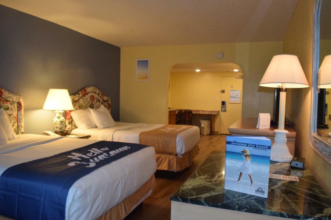 Days Inn By Wyndham Panama City Beach/Ocean Front Exterior photo